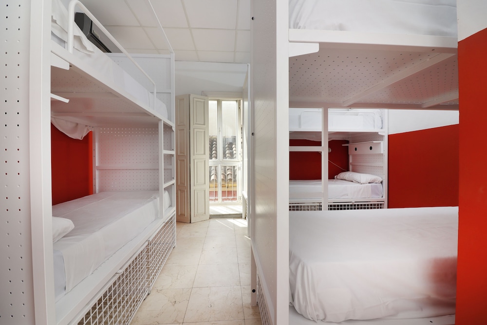 feel hostels city center