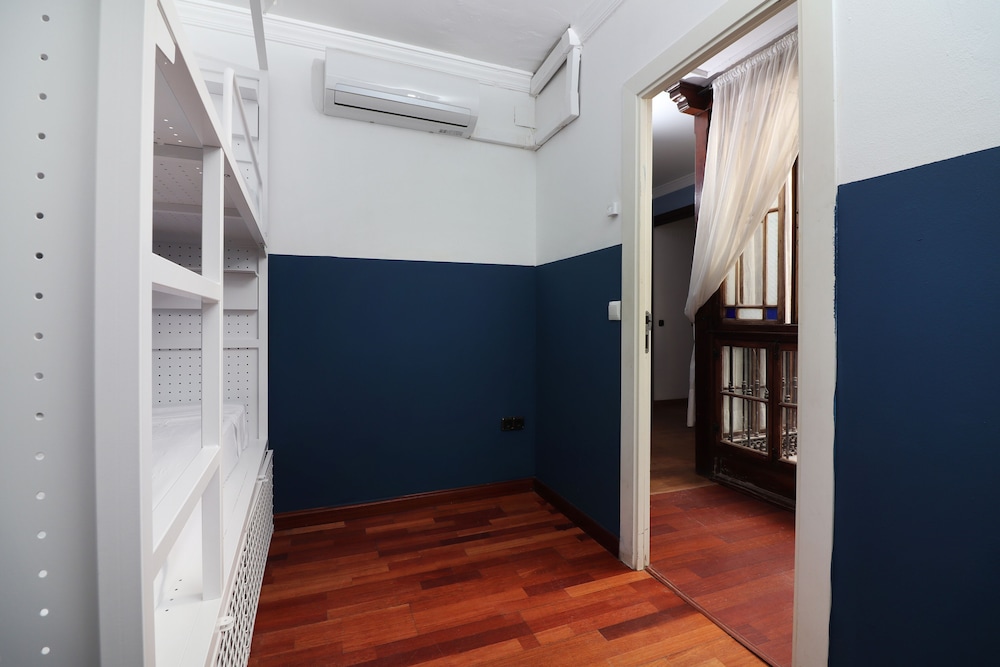 feel hostels city center