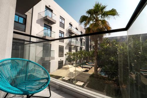 izzzi lifemint apart hotel