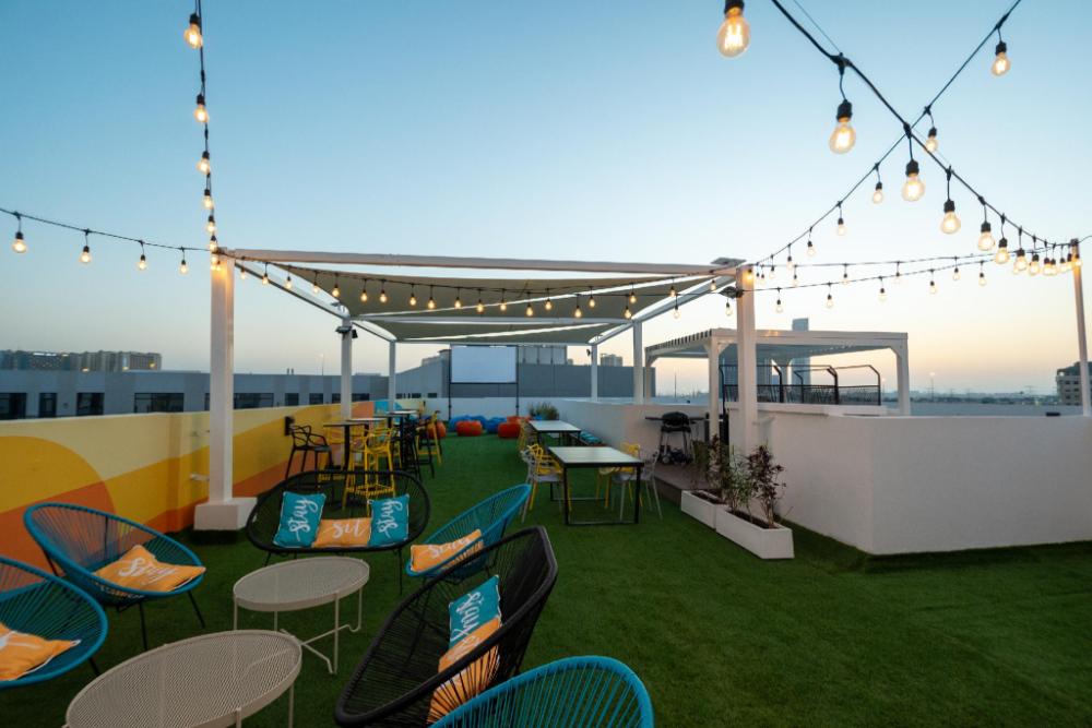 izzzi lifemint apart hotel