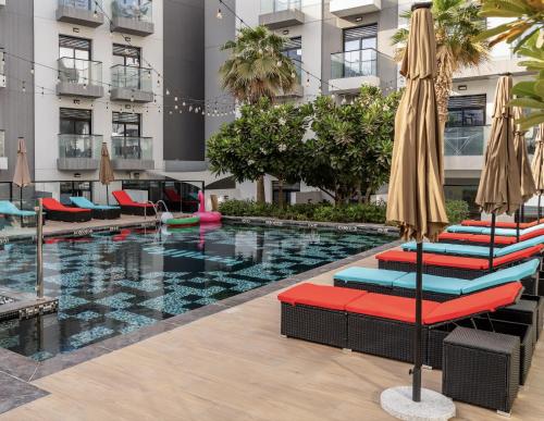 izzzi lifemint apart hotel