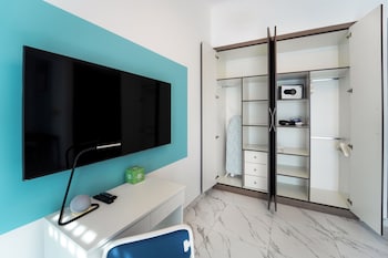 izzzi lifemint apart hotel