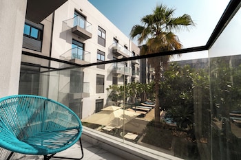 izzzi lifemint apart hotel