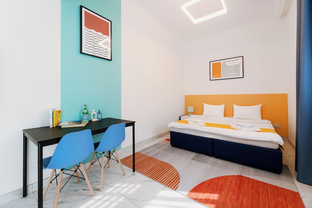 izzzi lifemint apart hotel