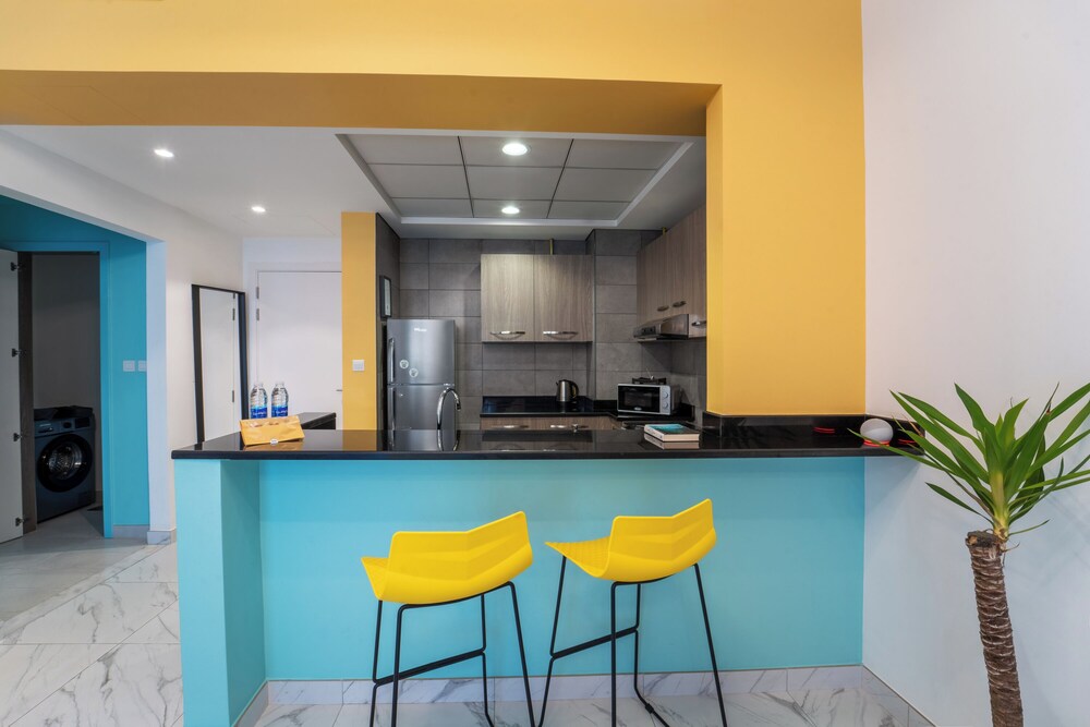 izzzi lifemint apart hotel