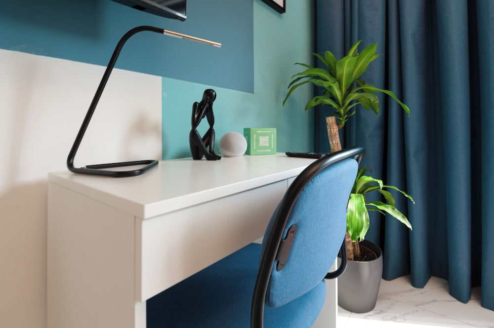 izzzi lifemint apart hotel