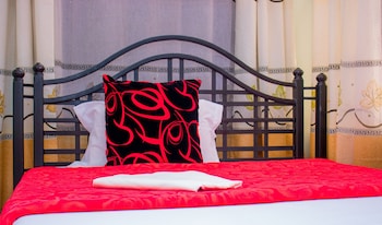 jaden hotel and lounge