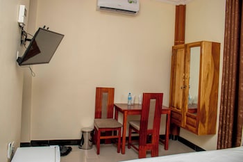 jaden hotel and lounge