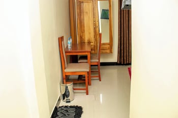 jaden hotel and lounge