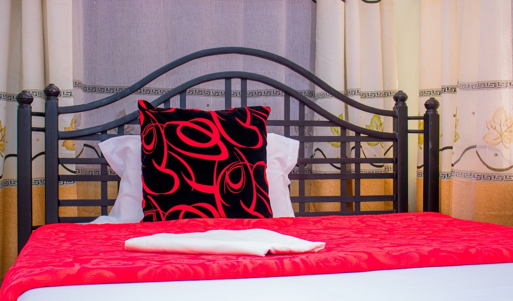 jaden hotel and lounge