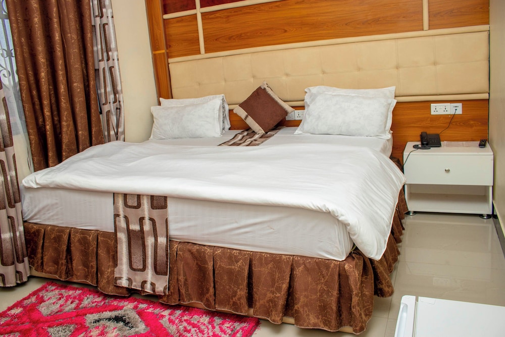 jaden hotel and lounge