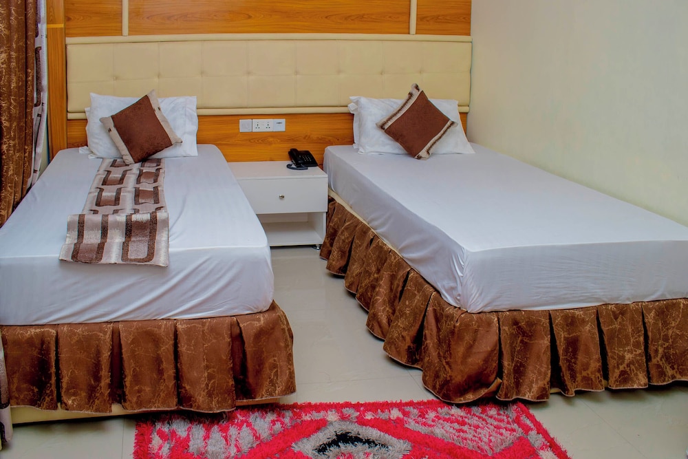 jaden hotel and lounge