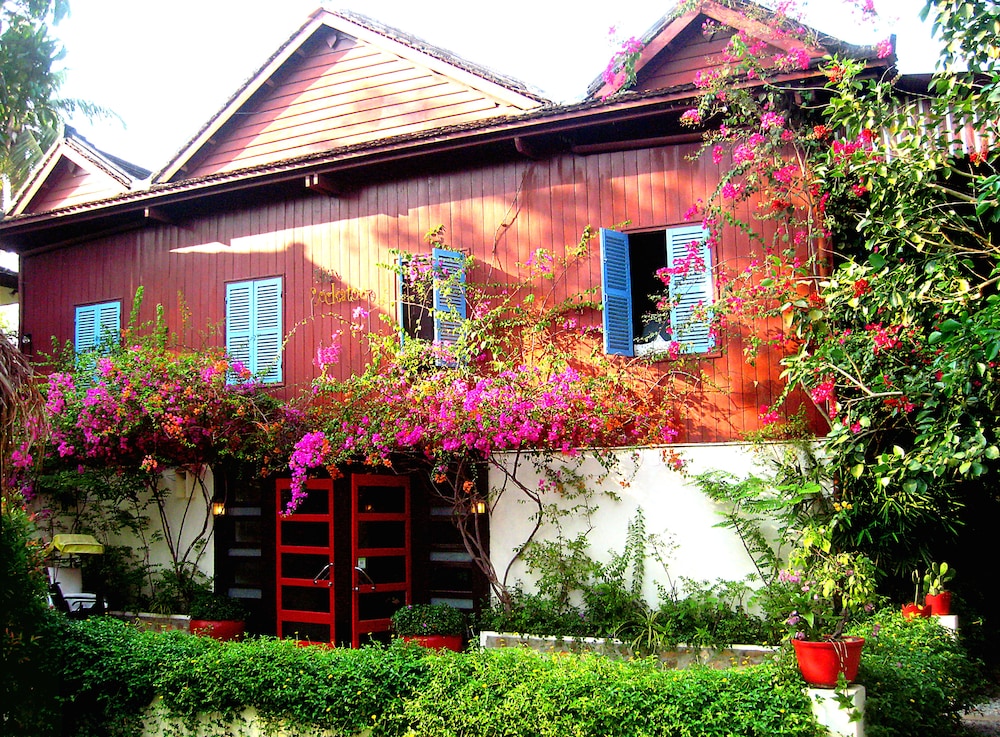the cockatoo nature resort and spa