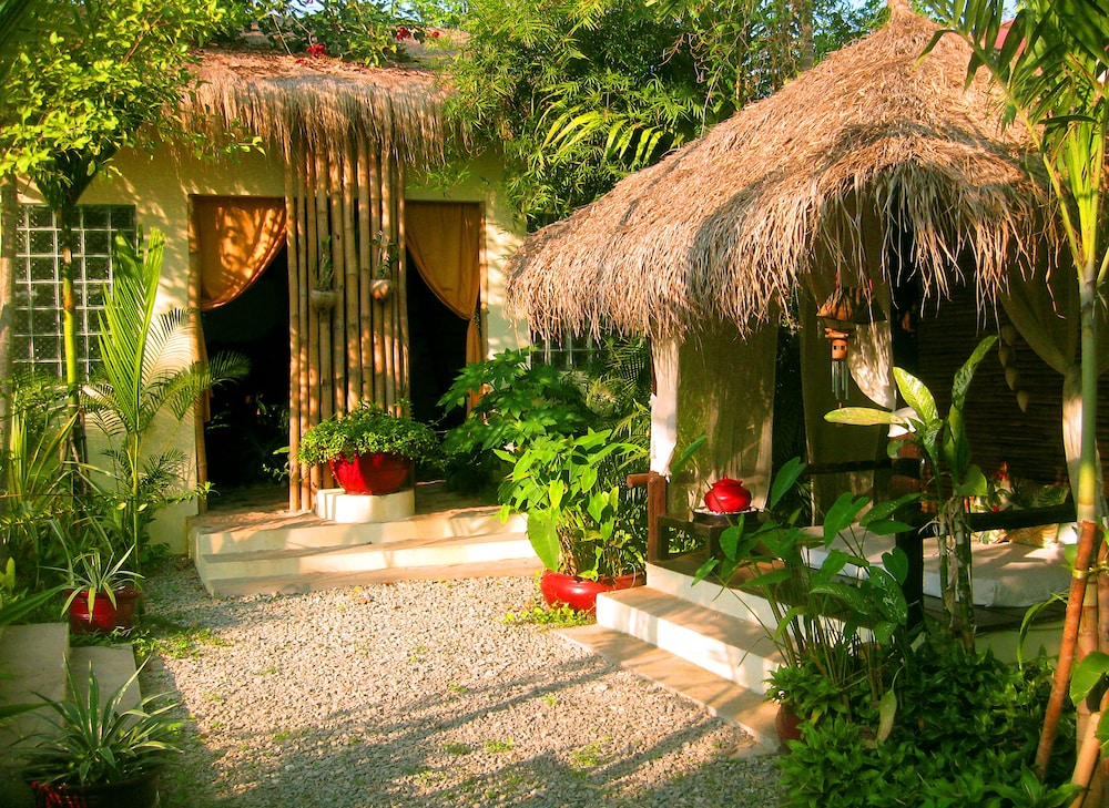 the cockatoo nature resort and spa