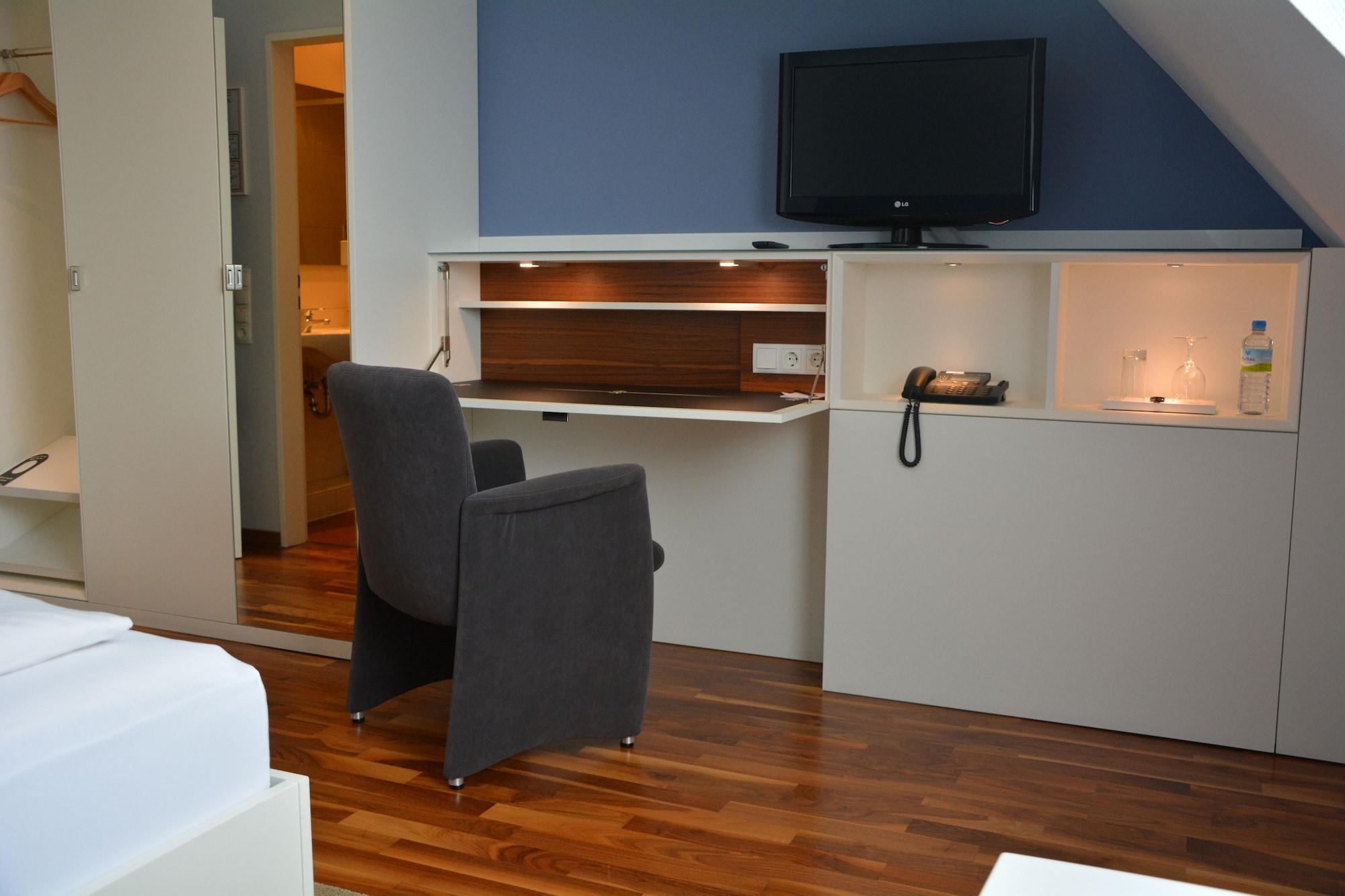 andrepeat koln airport