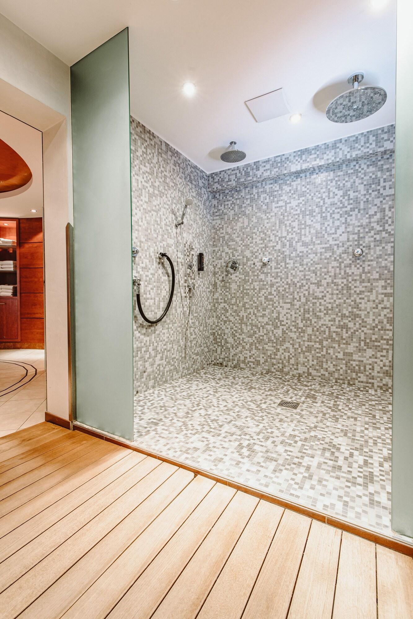 andrepeat koln airport