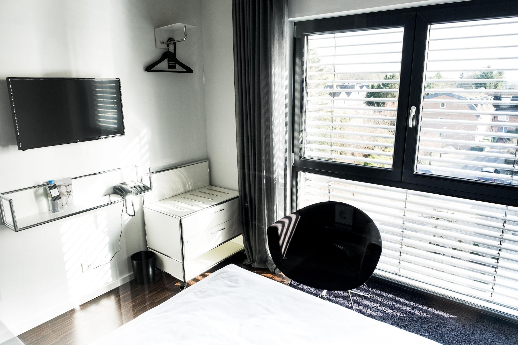 andrepeat koln airport