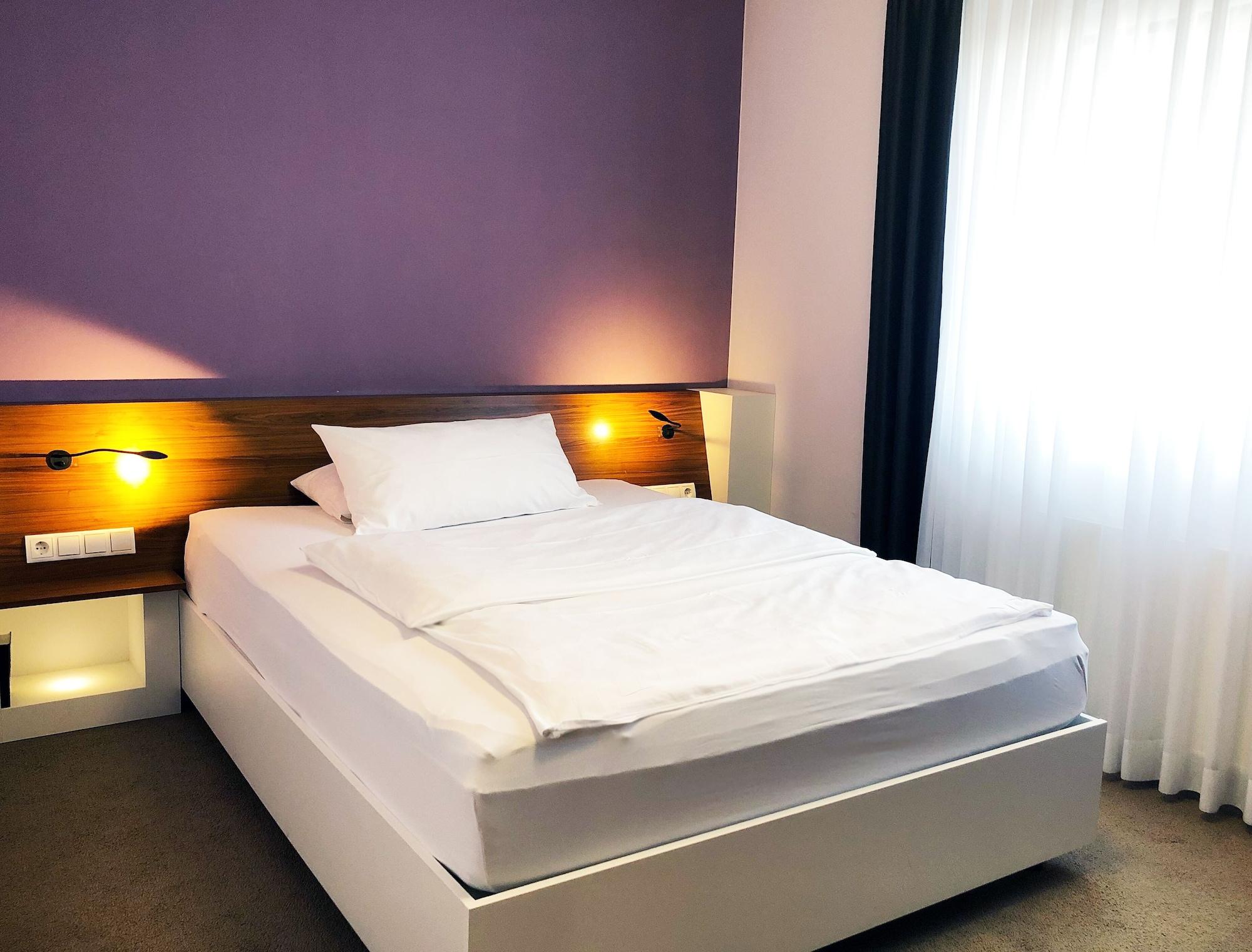 andrepeat koln airport