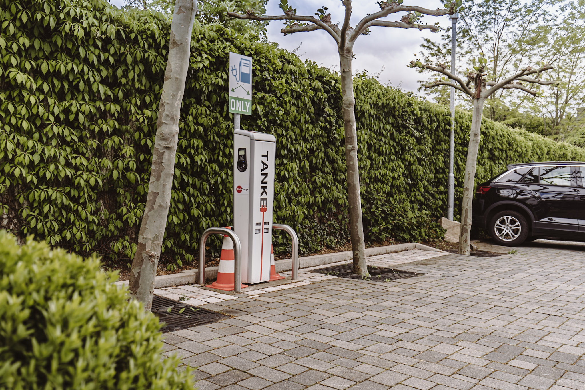 andrepeat koln airport