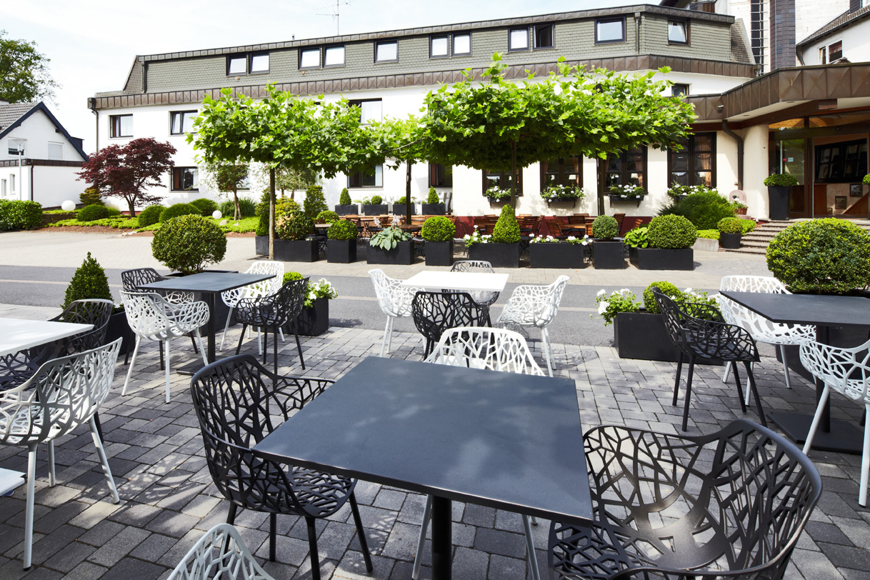 andrepeat koln airport