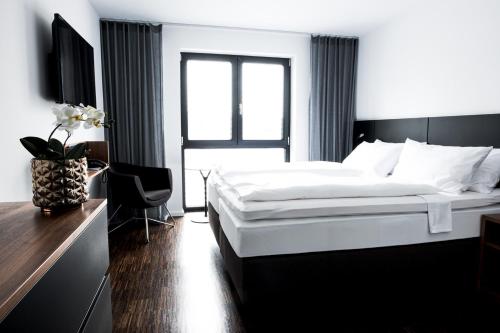 andrepeat koln airport