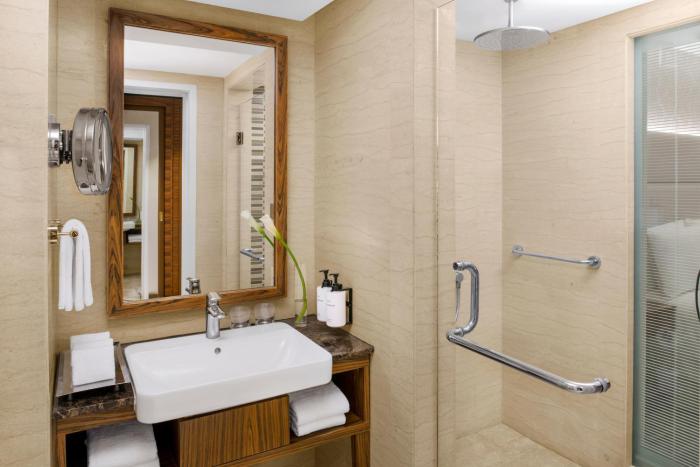intercontinental bahrain by ihg