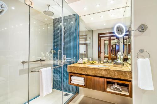 intercontinental bahrain by ihg