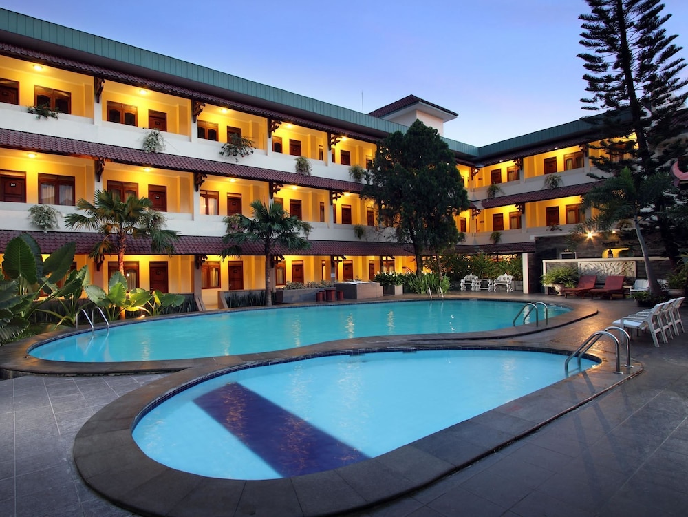 cakra kembang hotel