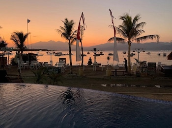 the beach house resort