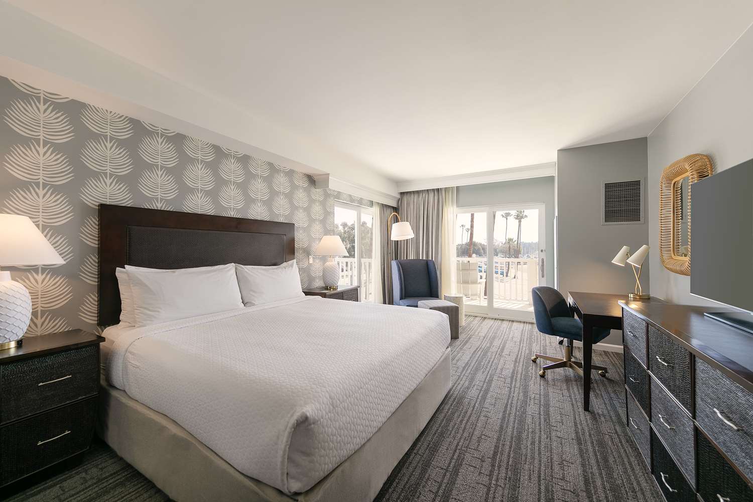 jamaica bay inn marina del rey tapestry collection by hilton