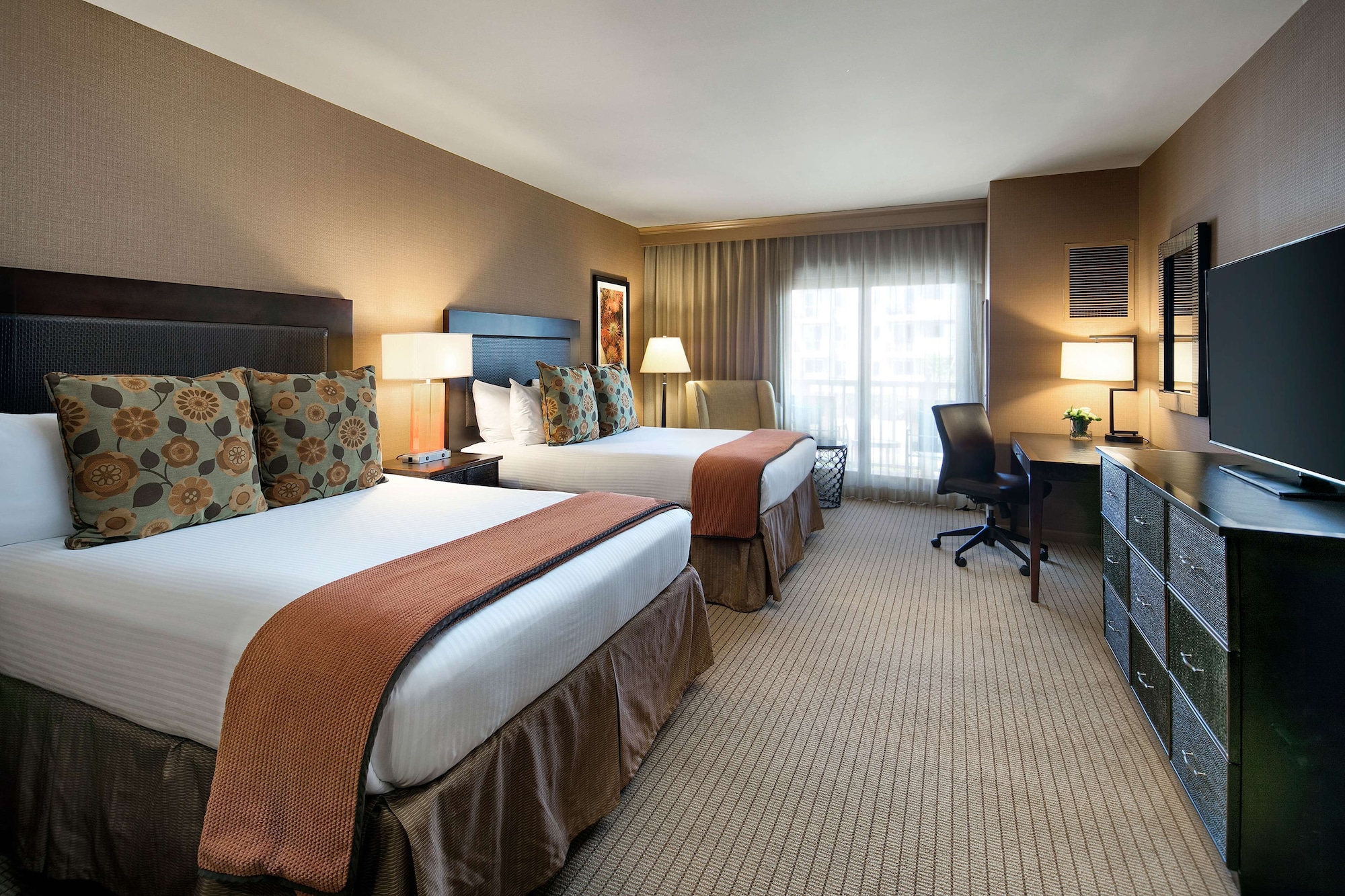jamaica bay inn marina del rey tapestry collection by hilton