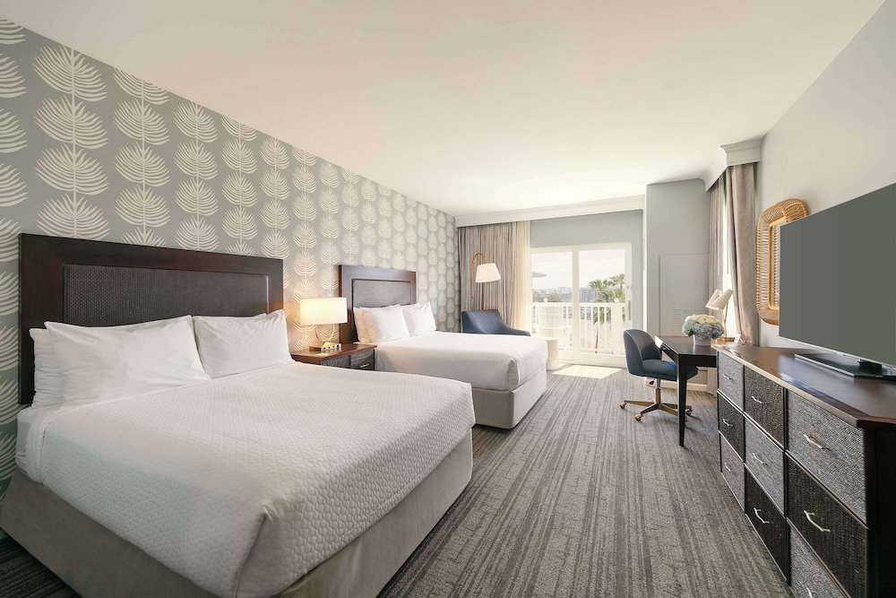 jamaica bay inn marina del rey tapestry collection by hilton