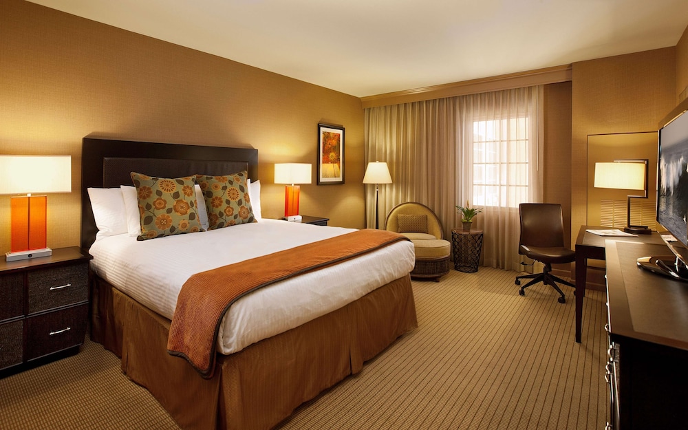 jamaica bay inn marina del rey tapestry collection by hilton