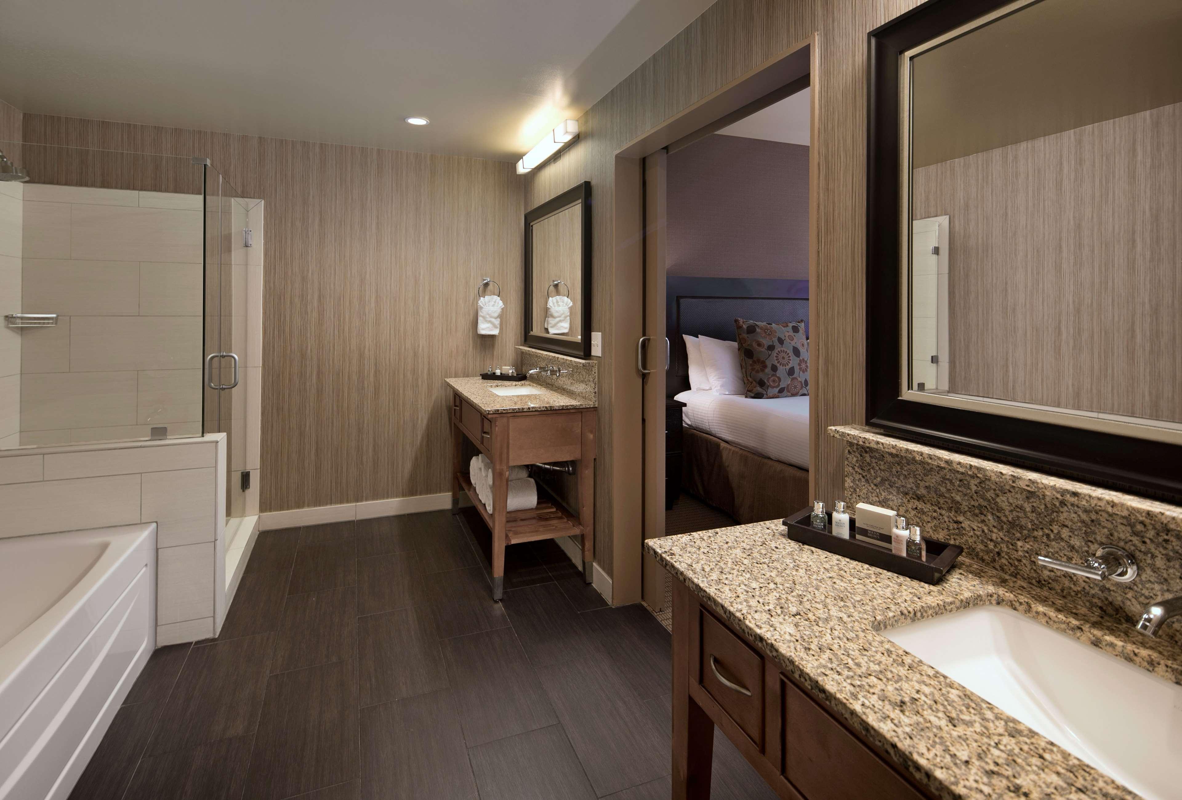 jamaica bay inn marina del rey tapestry collection by hilton