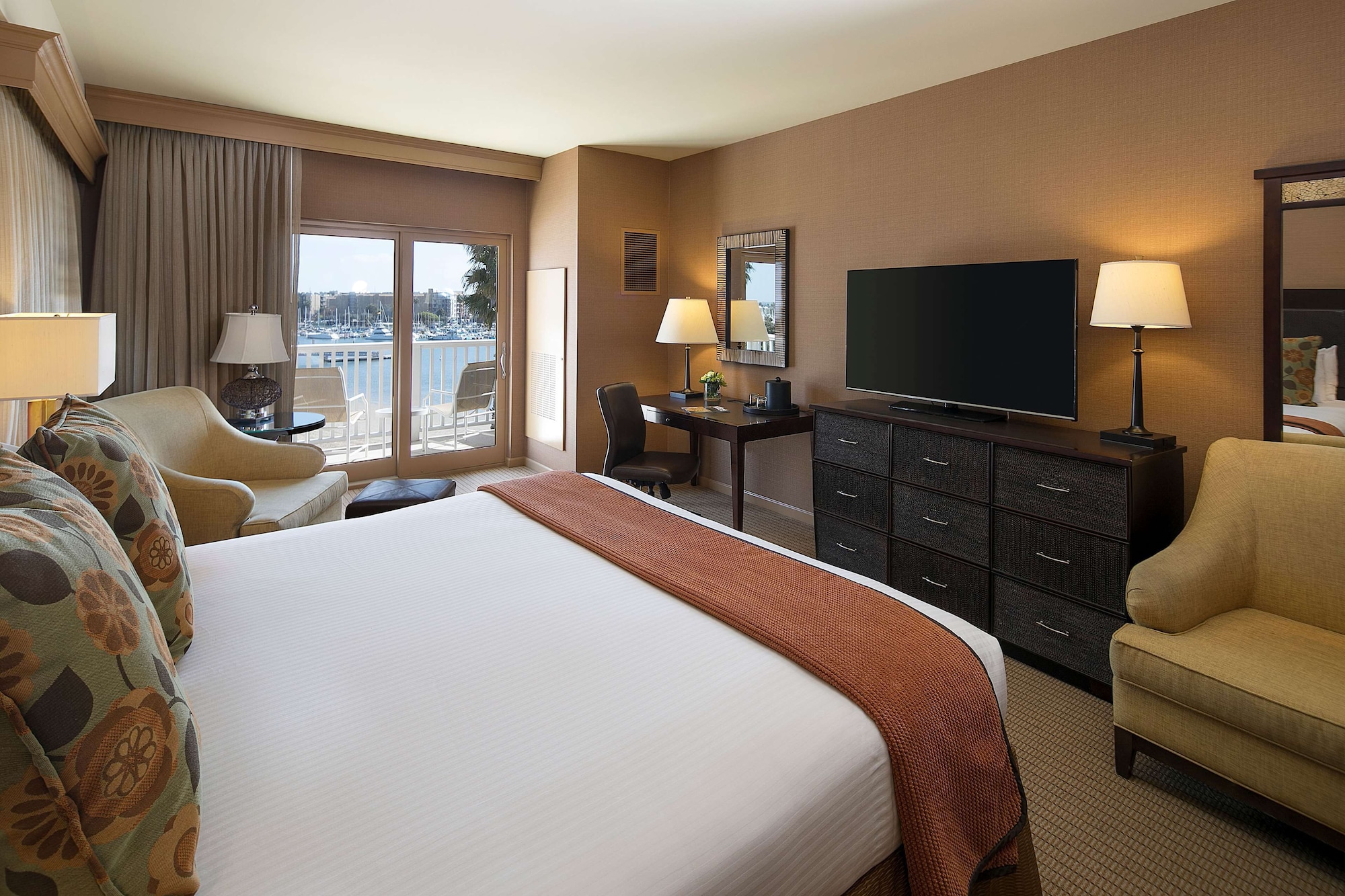 jamaica bay inn marina del rey tapestry collection by hilton