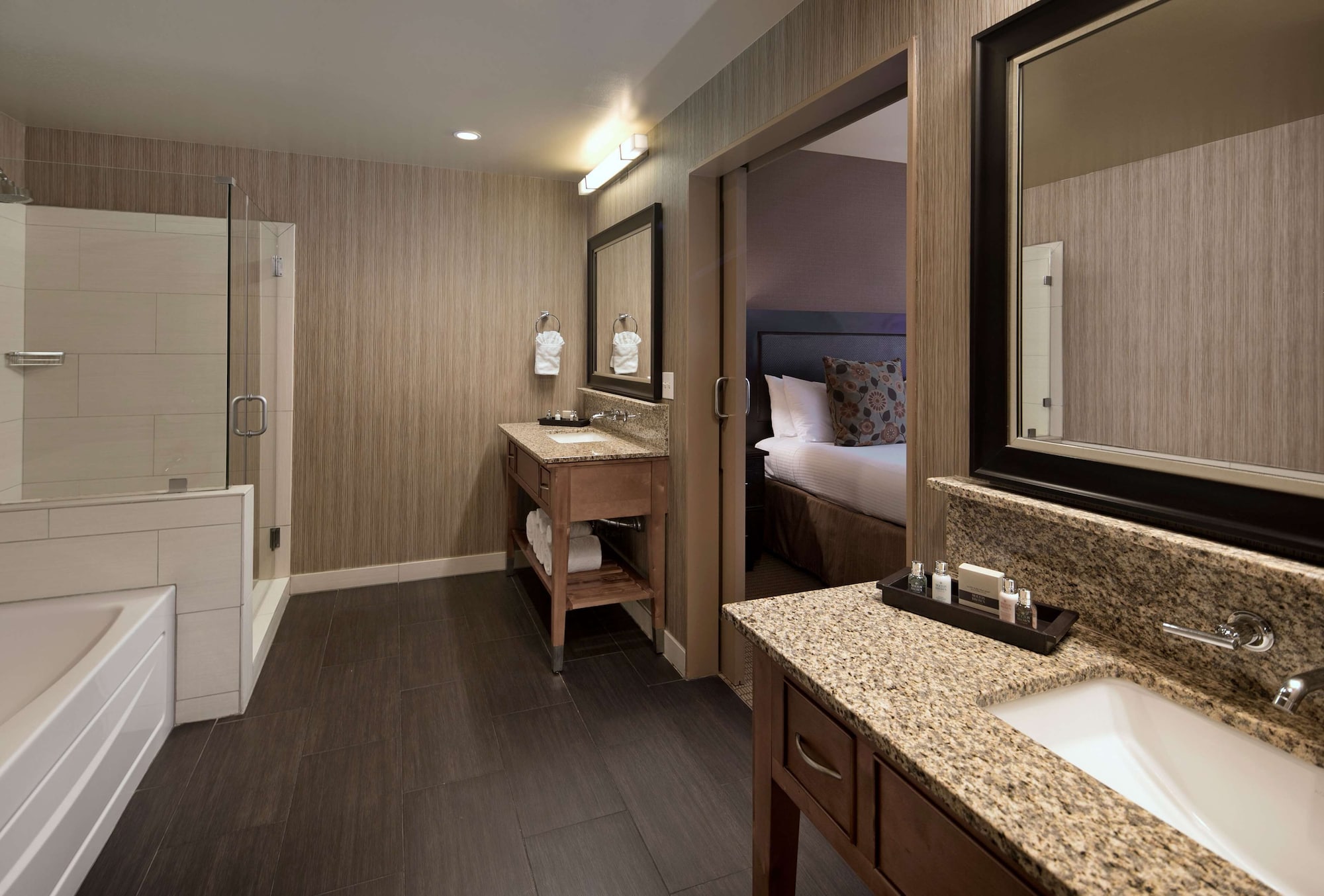 jamaica bay inn marina del rey tapestry collection by hilton