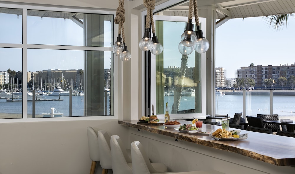 jamaica bay inn marina del rey tapestry collection by hilton