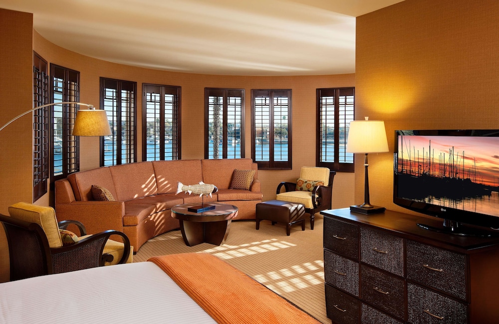 jamaica bay inn marina del rey tapestry collection by hilton