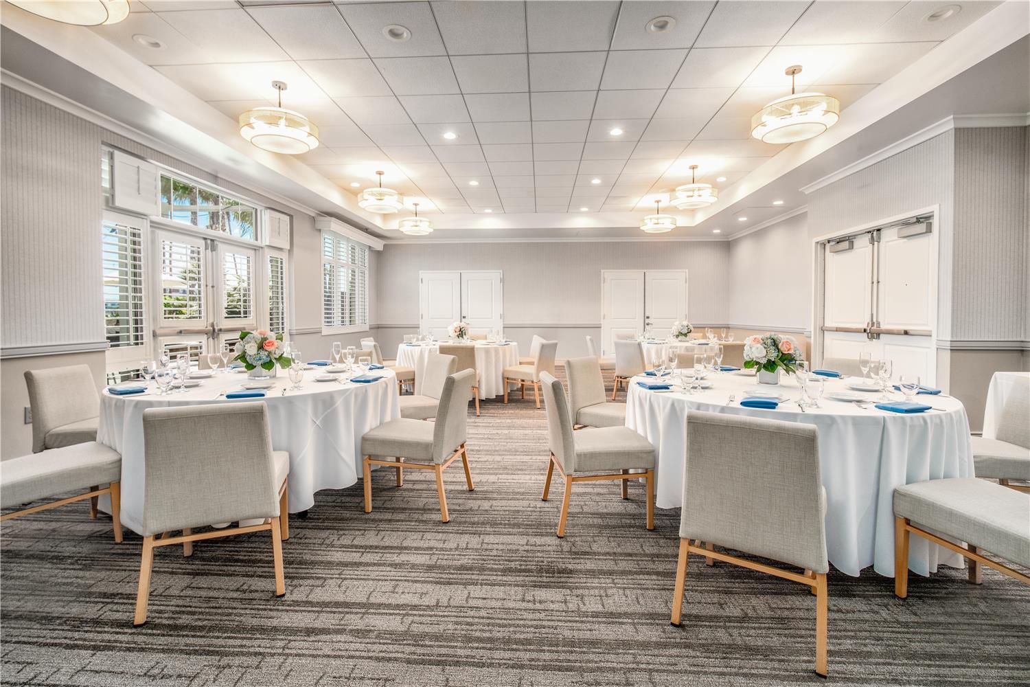 jamaica bay inn marina del rey tapestry collection by hilton
