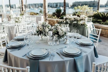 jamaica bay inn marina del rey tapestry collection by hilton