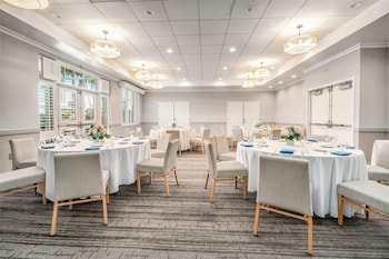 jamaica bay inn marina del rey tapestry collection by hilton