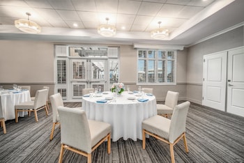 jamaica bay inn marina del rey tapestry collection by hilton
