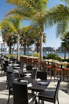 jamaica bay inn marina del rey tapestry collection by hilton