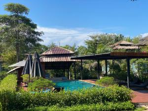 koh mak white sand beach