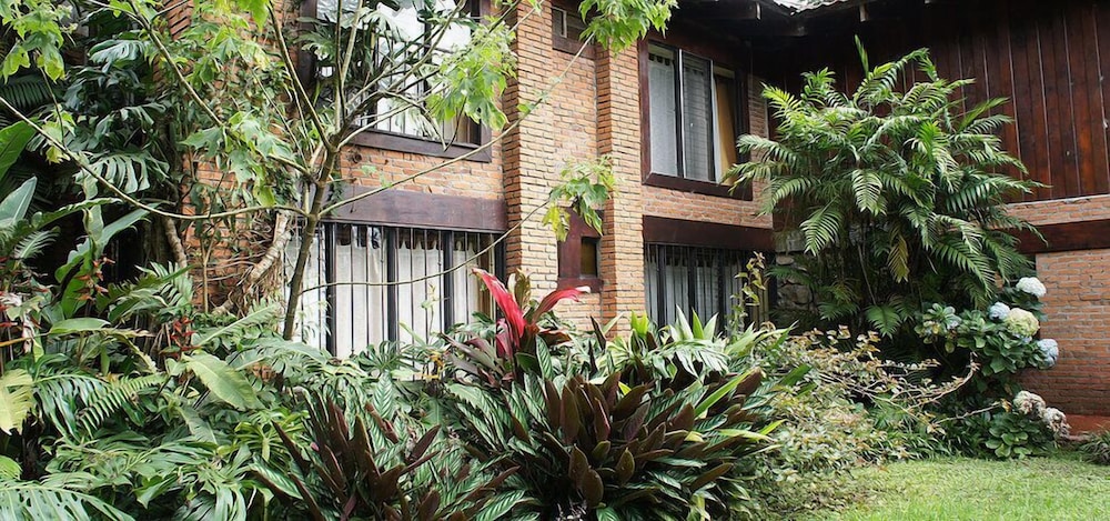 hotel el portico
