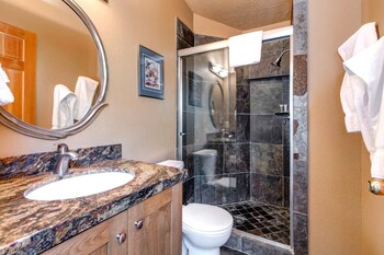 kbm resorts fantastic views hot tub a c easy walk to main street