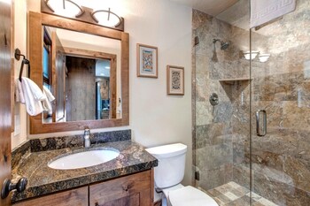 kbm resorts fantastic views hot tub a c easy walk to main street