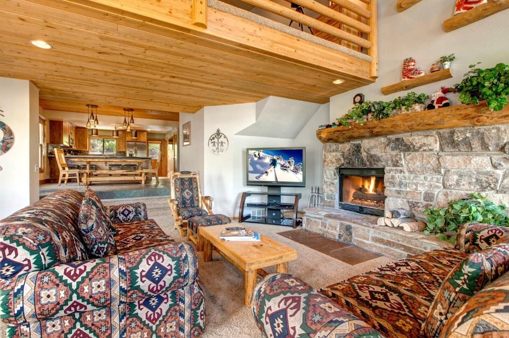 kbm resorts fantastic views hot tub a c easy walk to main street