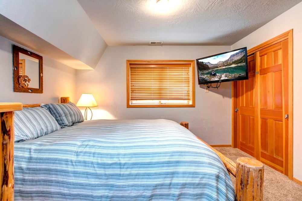 kbm resorts fantastic views hot tub a c easy walk to main street