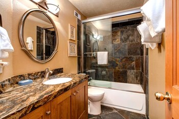kbm resorts fantastic views hot tub a c easy walk to main street